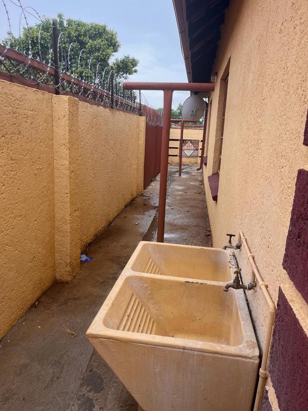 To Let 1 Bedroom Property for Rent in Mmabatho Unit 2 North West